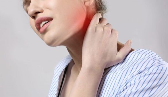 With osteochondrosis of the cervical spine, pain in the neck and shoulders appears